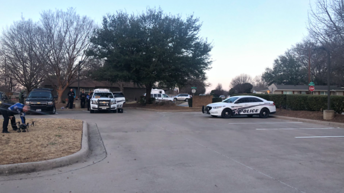 7 hour SWAT standoff in Hurst ends with barricaded man in custody