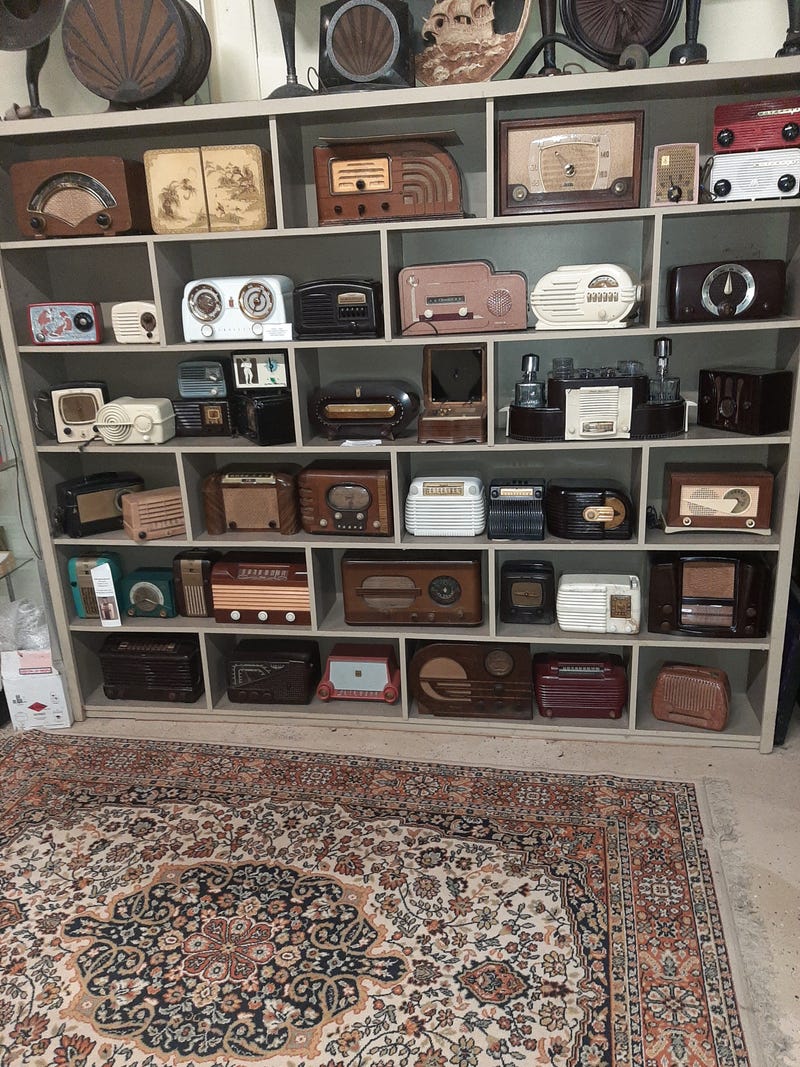Vintage Radio & Communications Museum.