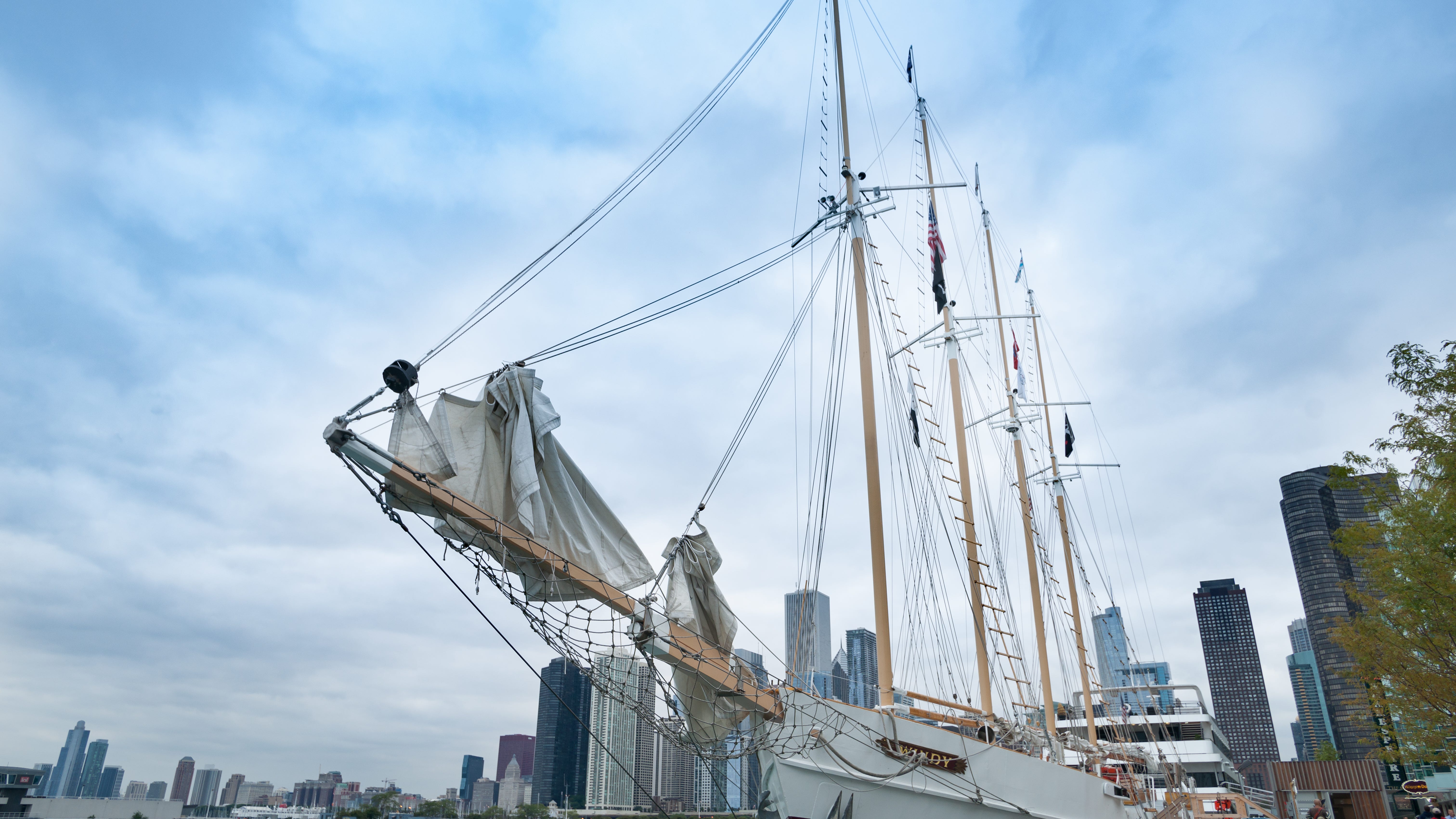 Windy ship sails down Chicago River, marks the beginning of boating season
