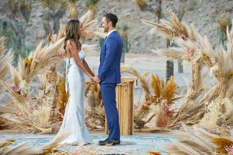 Tayshia and Zac at the Finale