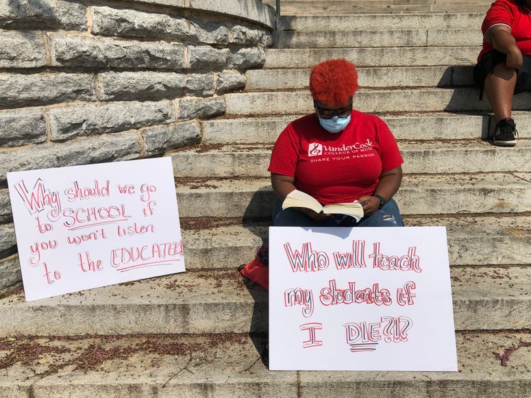 Teachers Silently Protesting at the GA State Capitol-4