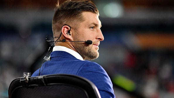 Retired Patriots star rips Tim Tebow, says he could 'throw him around' at tight end