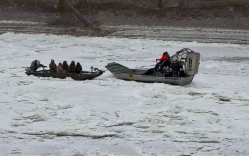 Hunters rescued from White River