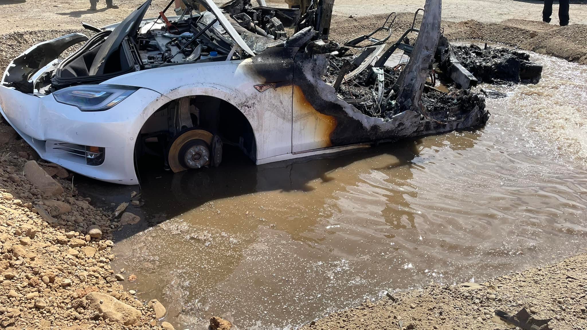 Tesla spontaneously combusts in junkyard, won't stop burning