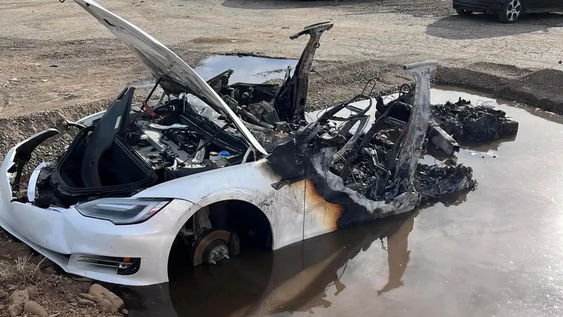 Tesla spontaneously combusts in junkyard, won't stop burning