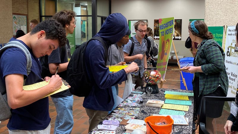 Nonprofit Texas Rising registers voters at the University of North Texas in Denton, Texas on Tuesday, Oct. 11, 2022.