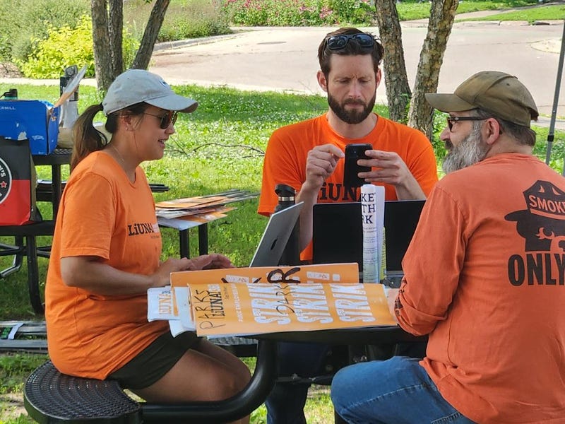 LIUNA strikers