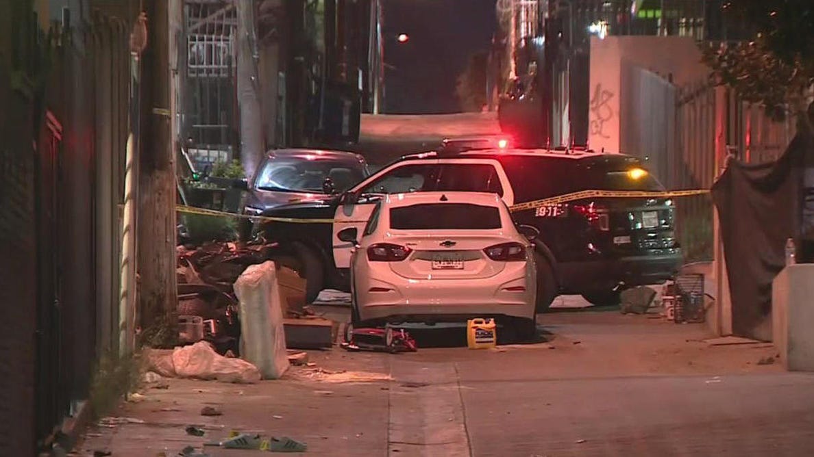 2 dead, 1 injured in Westlake shooting with toddlers found in car nearby