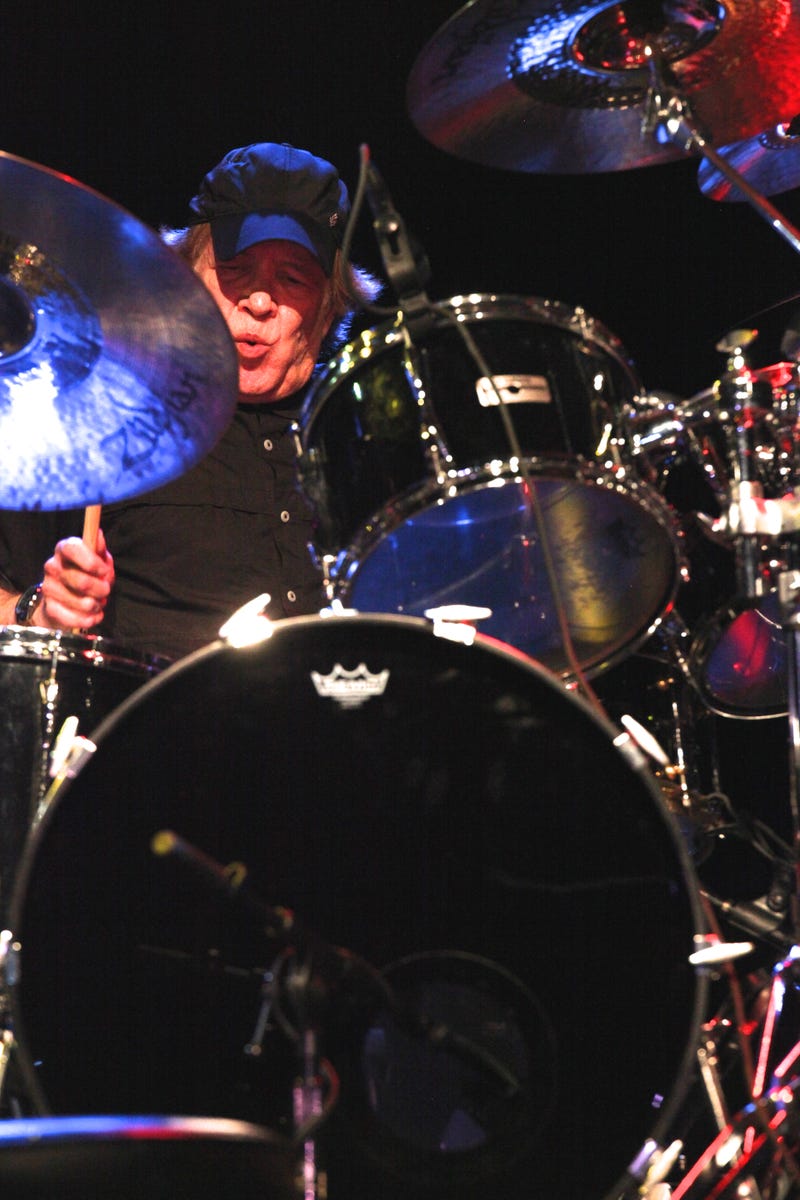 tommy dobeck drumming