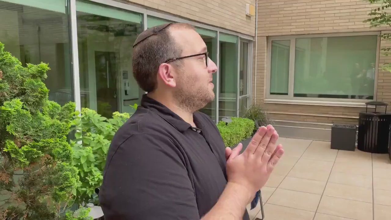 COVID survivor returns to hospital to thank doctors, nurses who saved his life