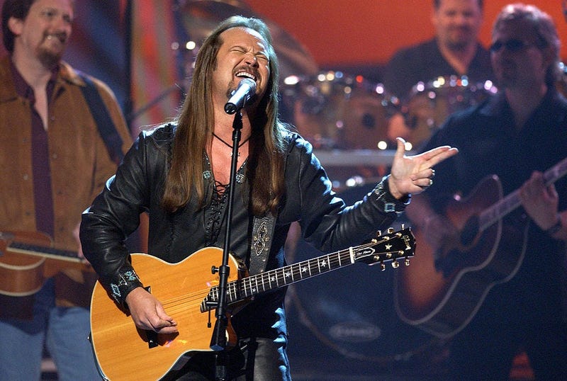 Singer Travis Tritt performs onstage during the 37th Annual Academy of Country Music Awards May 22, 2002 at the Universal Amphitheatre in Los Angeles, CA.