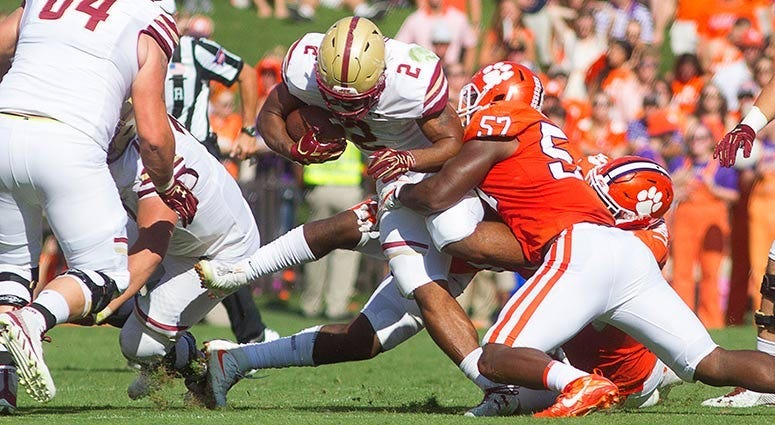 Clemson Tigers linebacker Tre Lamar