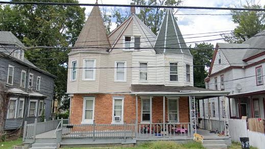 Twin brothers, 20, die in Trenton house fire