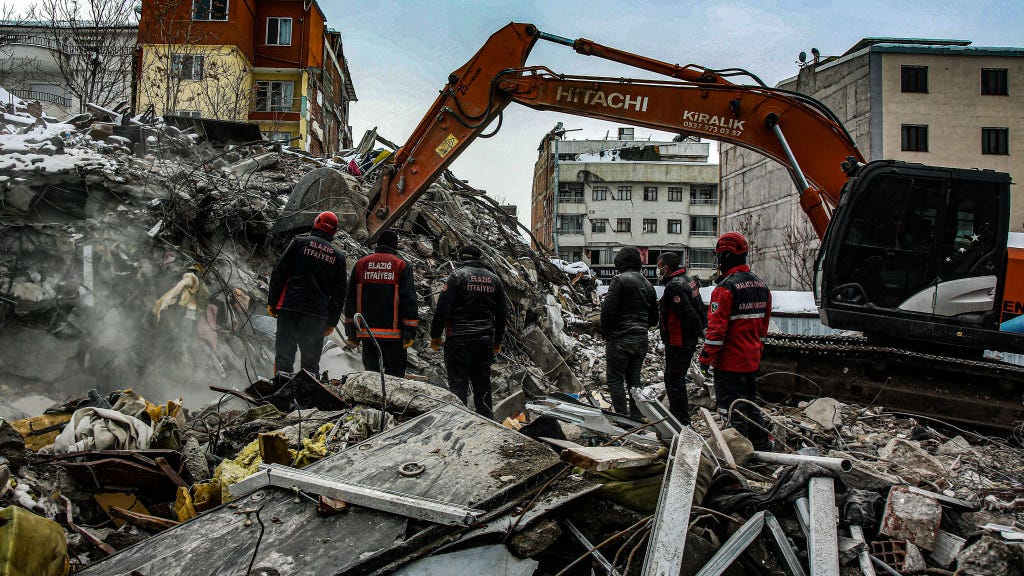 Turkish-American group coordinates aid effort here after quake