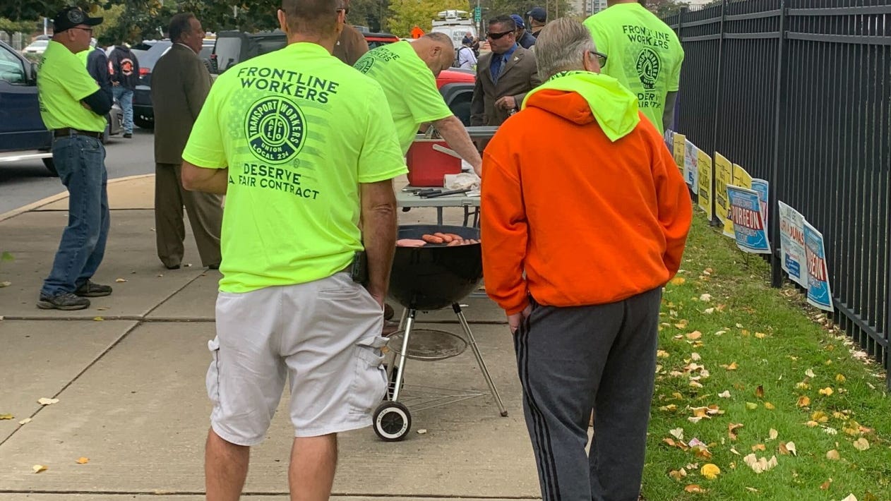 Union members vote unanimously for SEPTA strike if deal isn't reached