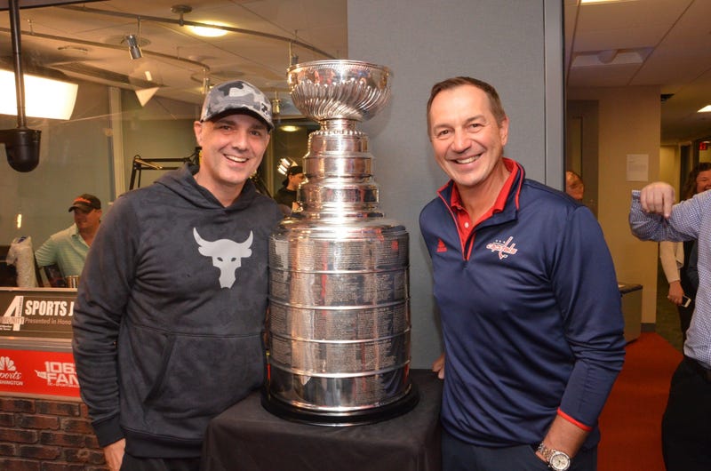 EB poses with Caps legend Peter Bondra