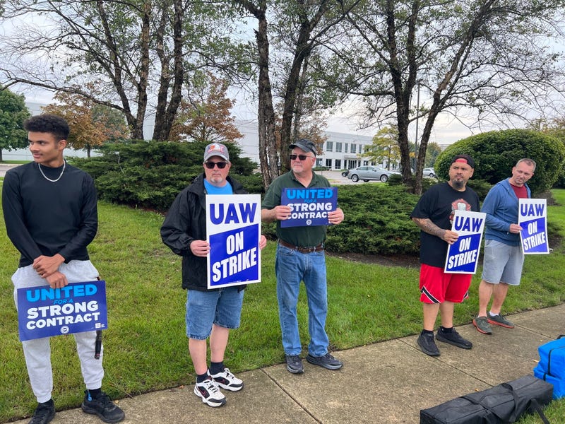 strikers in Bolingbrook