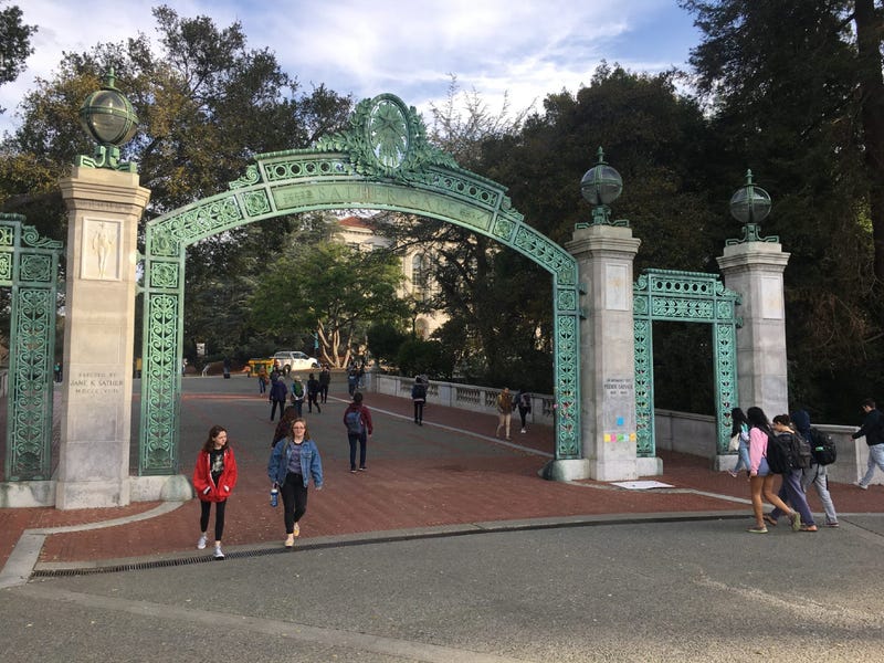 UC-Berkeleys entrance.