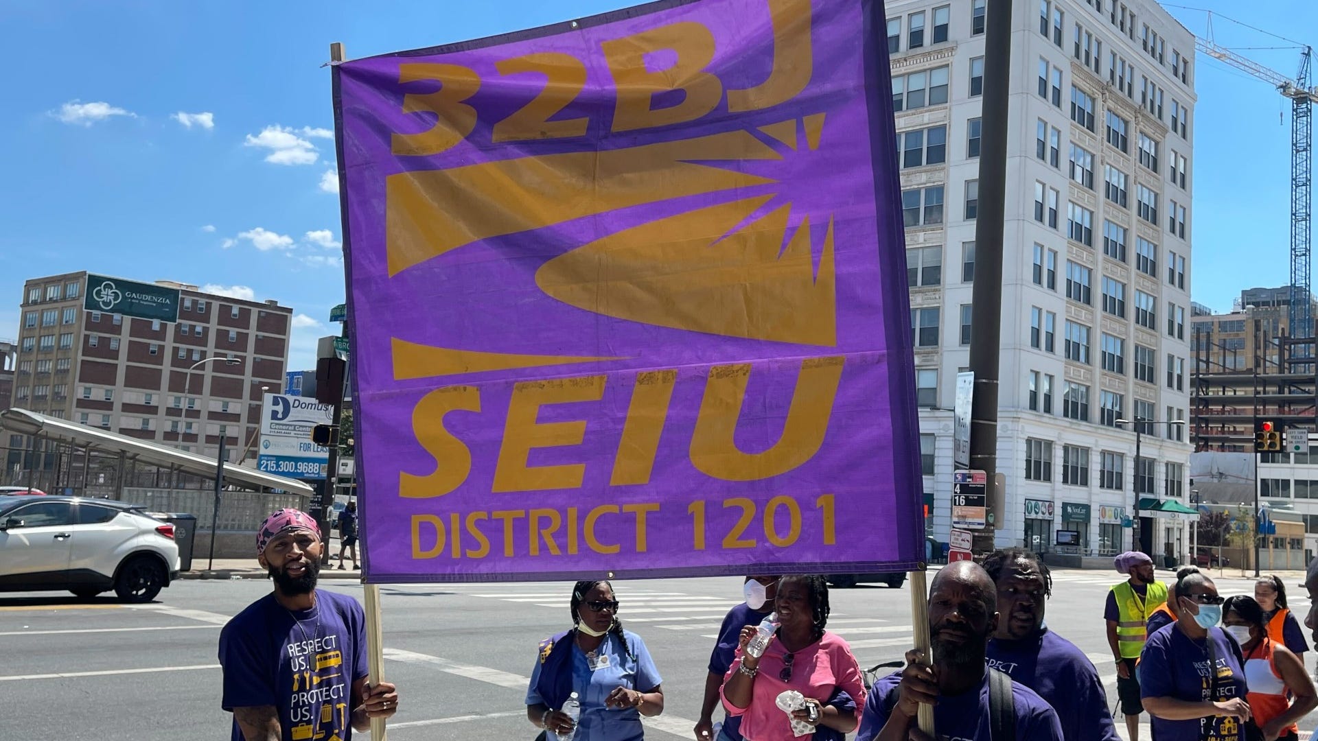Philly school workers union ratifies new contract