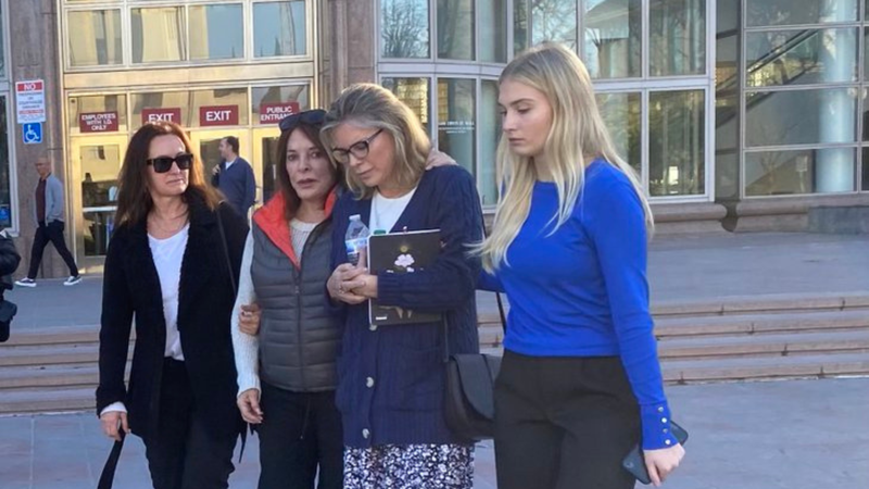 Grossman's husband first to testify for the defense in murder trial