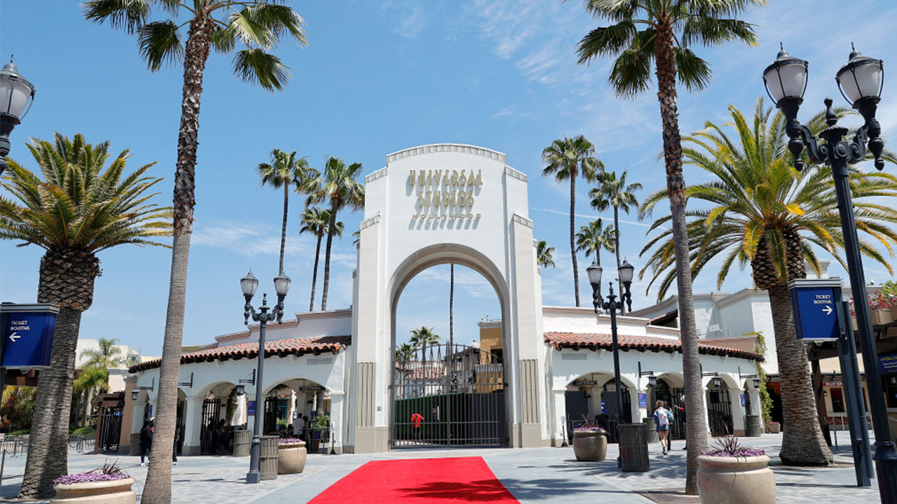 11 stuck on Universal Studios rides as power outage affects park: report
