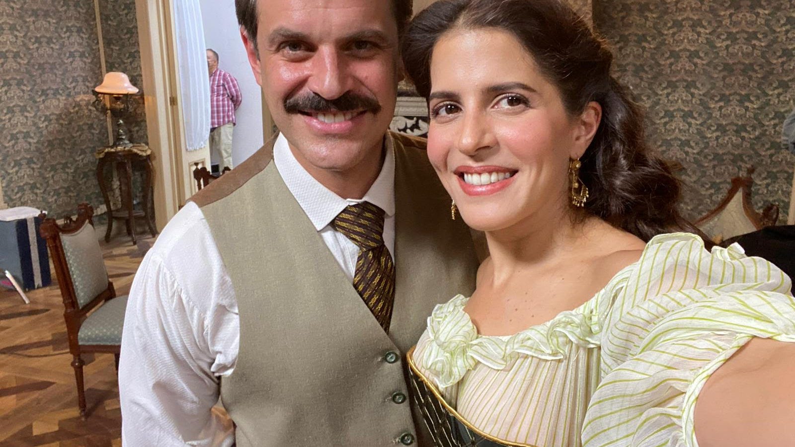 Mariaca Semprún y Mark Tacher hablan sobre el tras cámara de 'Malverde: El Santo Patrón'