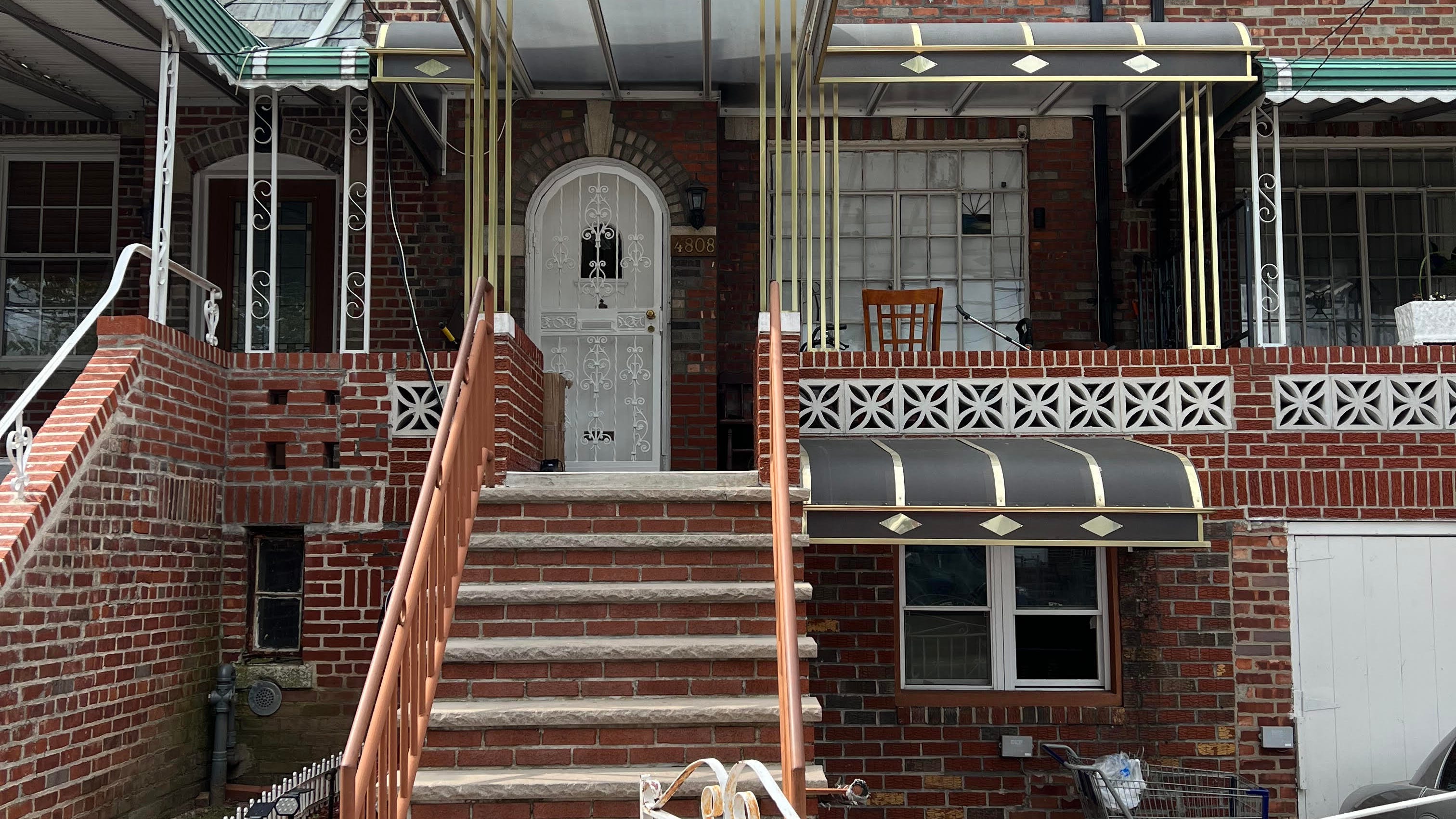 Teen in custody over fatal stabbing of sister, 26, inside Brooklyn home: officials