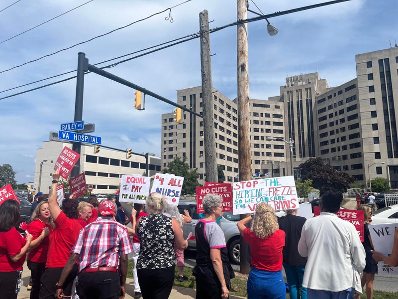 Buffalo VA nurses picket