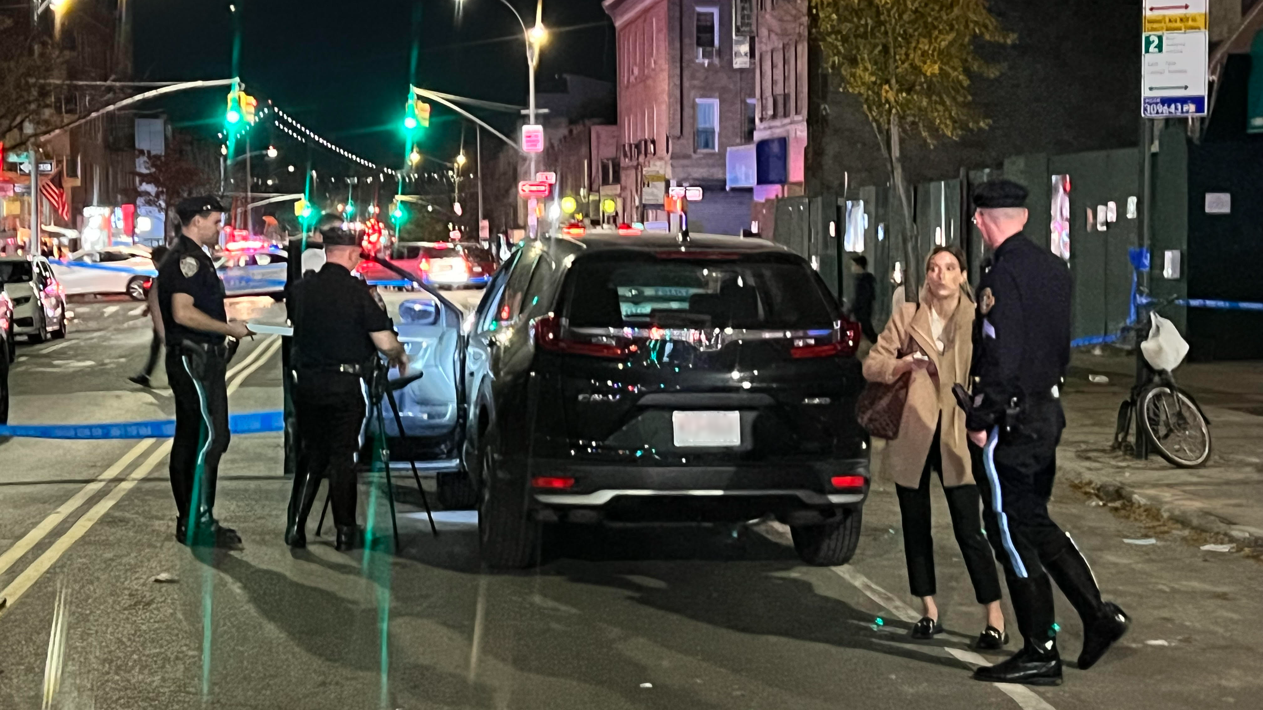 2 sisters injured after hit by car in front of mom in Brooklyn: police