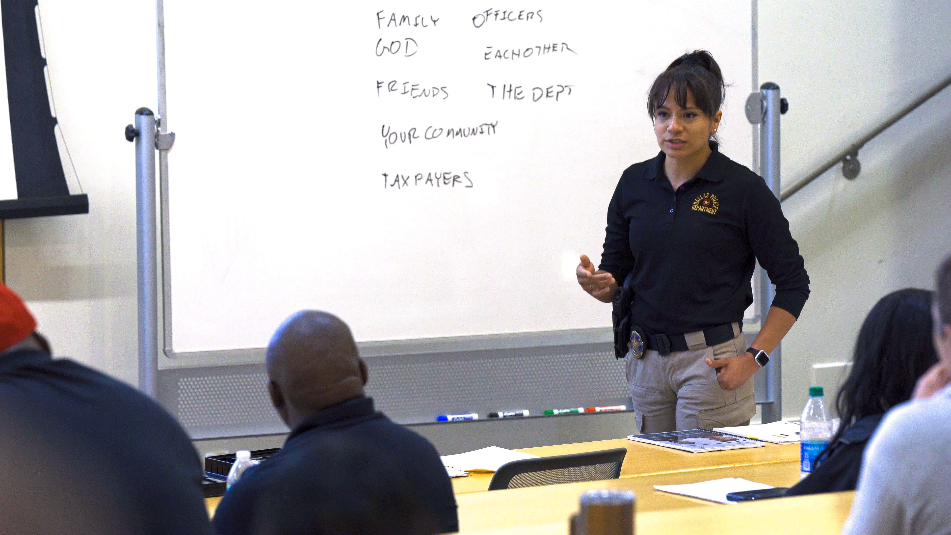 Dallas Police begin peer-intervention training
