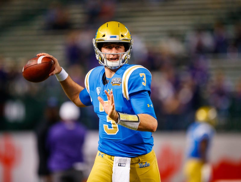 UCLA QB Josh Rosen prior to the game against the Kansas State Wildcats in the 2017 Cactus Bowl at Chase Field in Phoenix, AZ.