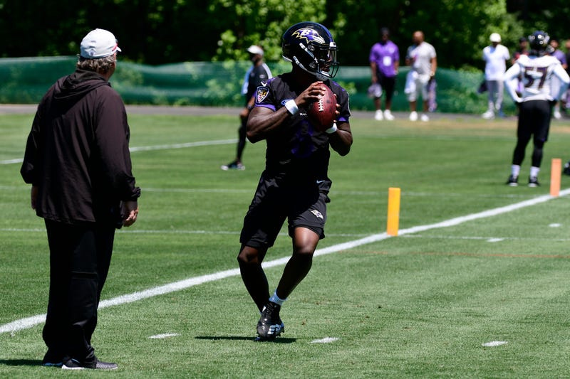 Marty Mornhinweg Watches Rookie Lamar Jackson Drop Back In Training Camp