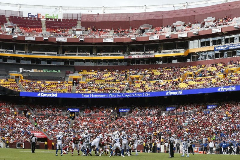 Redskins_Colts_Crowd
