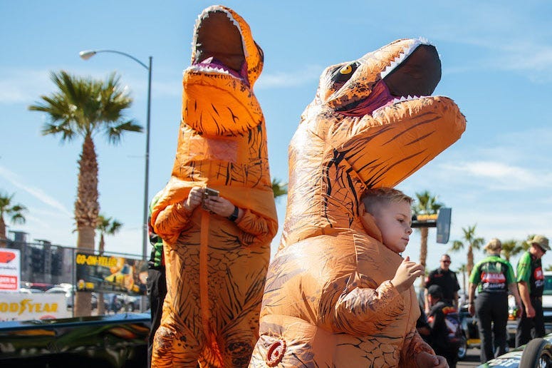 Dinosaur Costumes, Las Vegas Motor Speedway, 2018