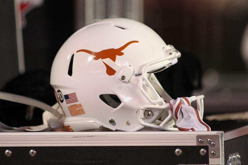 texas_longhorn_football_helmet