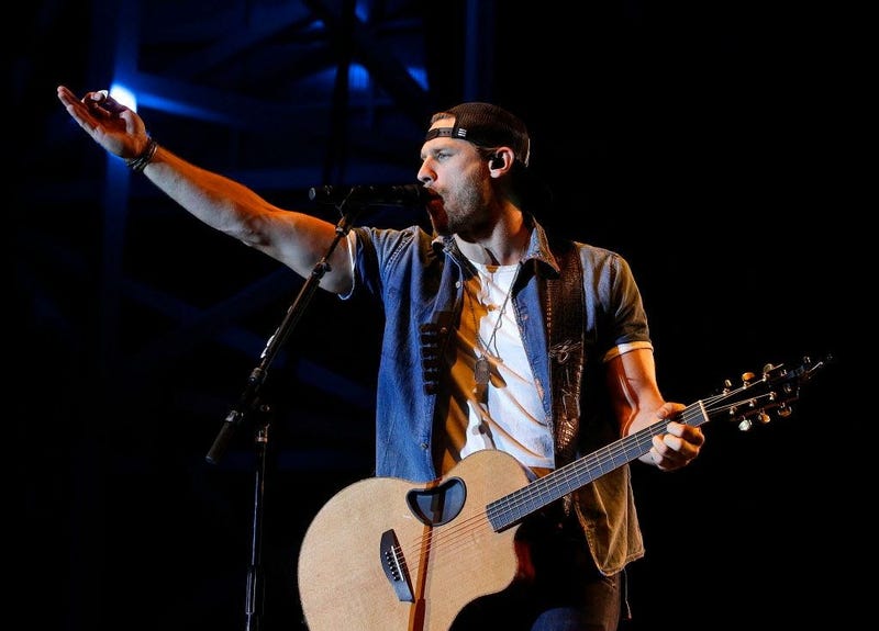 Chase Rice Plays to Packed Crowd In Tennessee With No Masks