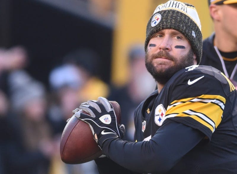 Pittsburgh Steelers quarterback Ben Roethlisberger (7) warms up before playing the Cincinnati Bengals at Heinz Field