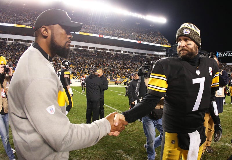 Mike Tomlin & Ben Roethlisberger shake hands