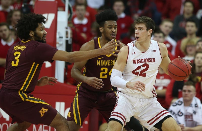 Gophers Eric Curry and Jordan Murphy
