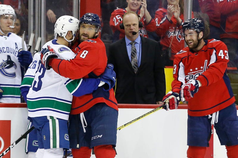 Jay_Beagle_Alex_Ovechkin