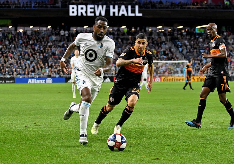 Minnesota United defender Romain Metanire