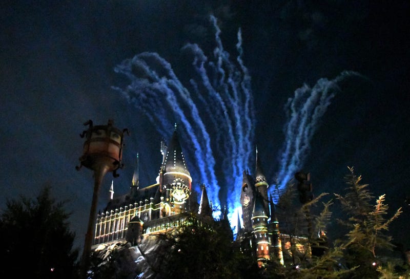 Universal City Walk To Reopen May 14