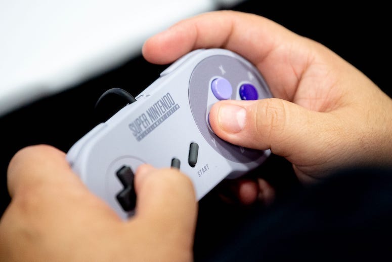 Super Nintendo, Controller, Hands, Fanboy Expo, 2019
