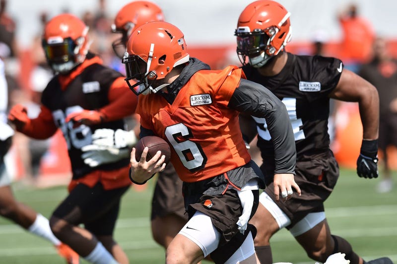 Cleveland Browns quarterback Baker Mayfield (6) runs with the ball during training camp at the Cleveland Browns Training Complex.