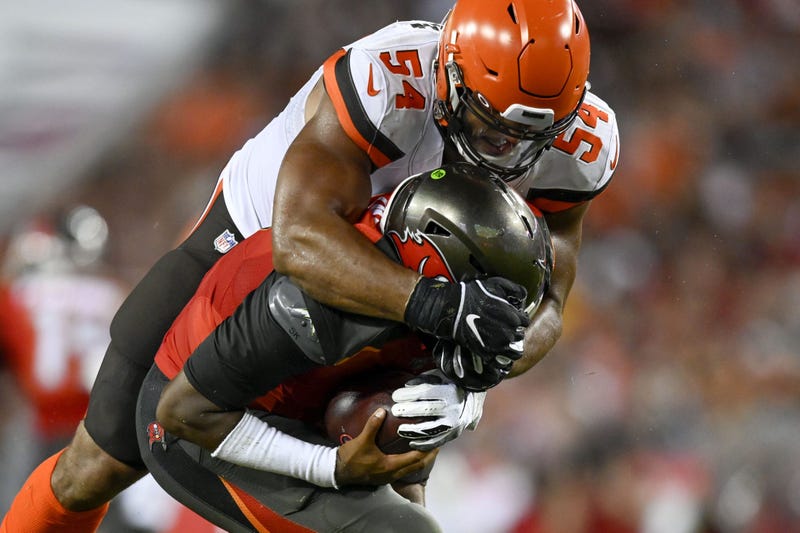 Cleveland Browns defensive end Olivier Vernon (54) sacks Tampa Bay Buccaneers quarterback Jameis Winston (3) during the second quarter at Raymond James Stadium