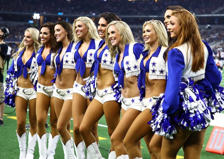 Dallas Cowboys Cheerleaders, Pose, Sidelines