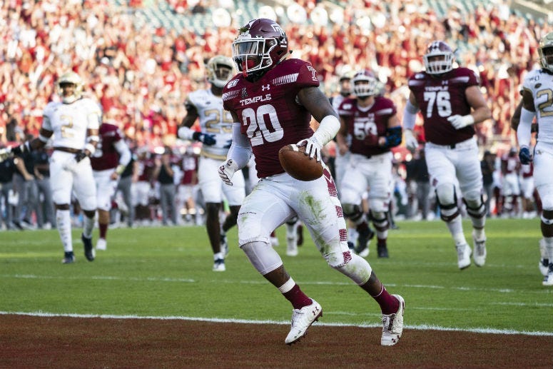 Sep 28, 2019; Philadelphia, PA, USA; Temple Owls running back Re'Mahn Davis (20) runs with the ball for a touchdown during the second quarter of the game against the Georgia Tech Yellow Jackets at Lincoln Financial Field.