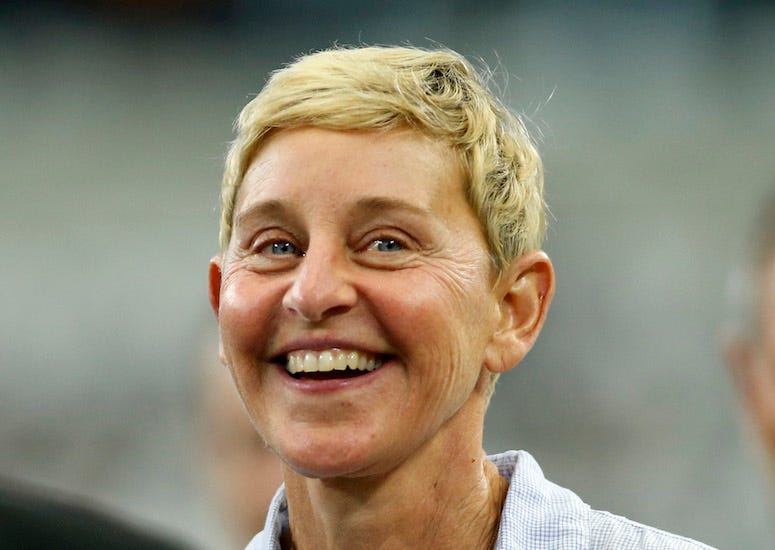 Ellen DeGeneres, Field, Cowboys, Packers, Sideline, Pregame, Smile