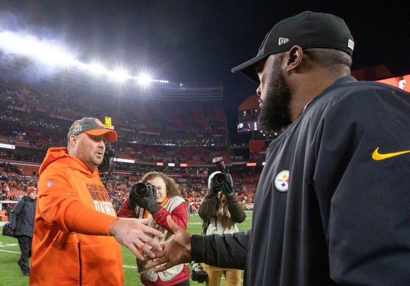 Cleveland Browns head coach Freddie Kitchens and Pittsburgh Steelers head coach Mike Tomlin