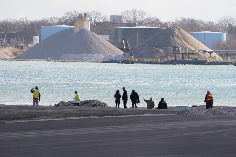 detroit river collapse